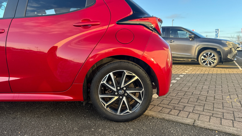 Toyota Yaris 1.5 Hybrid Design 5dr CVT Hybrid Hatchback